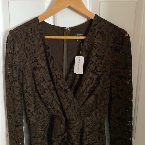 LE CHÂTEAU V-neck dress NWT - Picture 2 of 8